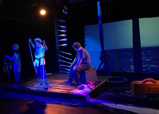 Das Floß ist los! - Zappelini sticht in See (Foto: Jessica Piper) Das Floß ist los! - Zappelini sticht in See (Foto: Jessica Piper)