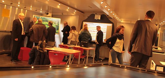 Klassenzimmer der Zukunft auf dem Petersberg (Foto: Angelo Glashagel)