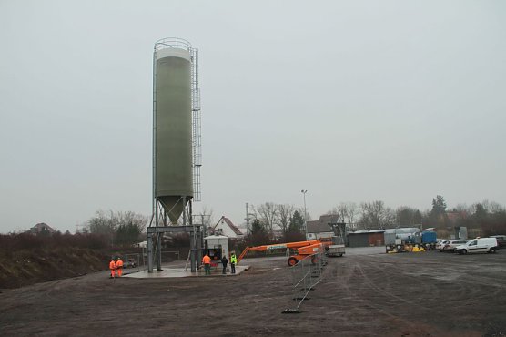 Salzsilo aufgestellt (Foto: Angelo Glashagel)