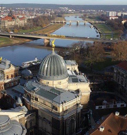 Zu Besuch in Dresden - Ehemalige Kindergärtnerinnen auf Reise (Foto: Barbara Dietze) Zu Besuch in Dresden - Ehemalige Kindergärtnerinnen auf Reise (Foto: Barbara Dietze)