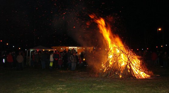 Da brennt der Baum... in Bielen (Foto: BKV)