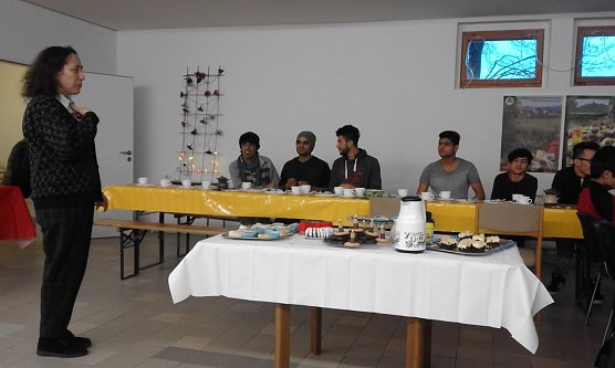 Insgesamt 1.600 Euro Spenden kamen dank der Aktion "&Auml;pfel f&uuml;r Aleppo" zusammen (Foto: Familienzentrum Nordhausen)