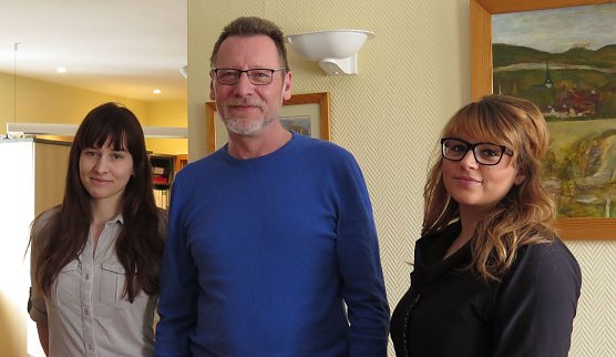 Dr. med. Martin Hesse in seiner Praxis in Niedersachswerfen mit den Arzthelferinnern Constanze T&auml;ubig und Amanda-Louis Michaelis. (Foto: NUV)