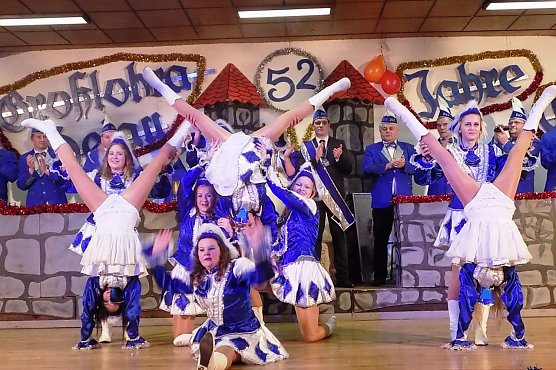 52 Jahre Karneval in Großlohra viel Schunkeln, viel Lachen, viel Applaus (Foto: Christian Bernd) 52 Jahre Karneval in Großlohra viel Schunkeln, viel Lachen, viel Applaus (Foto: Christian Bernd)