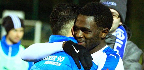 Interview mit Nestor Djengoue (Foto: Bernd Peter)