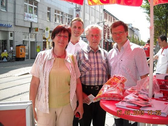 Wahlkampf in Nordhausen mit Carsten Schneider (Foto: SPD) Wahlkampf in Nordhausen mit Carsten Schneider (Foto: SPD)