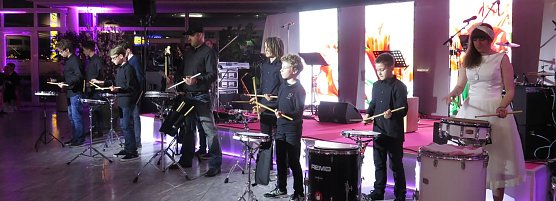 Trommeln zum Auftakt (Foto: nnz)