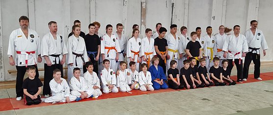 Kampfkunstverein beginnt Saison (Foto: W. Bank) Kampfkunstverein beginnt Saison (Foto: W. Bank)