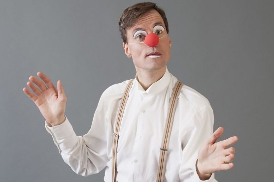 Clownsspiel zur Passionszeit in der Kirche (Foto: Agentur)