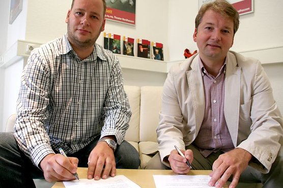 Unterschrieben (Foto: S. Spehr)