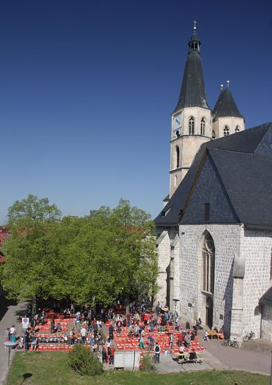 Blick auf den B&uuml;chermarkt 2016 (Foto: R. Neitzke)