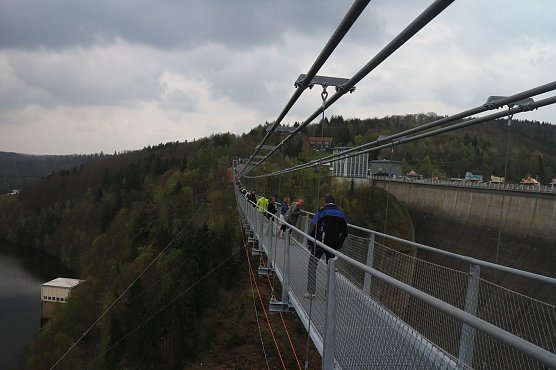 Titan RT - im Harz wurde heute die l&auml;ngste Fu&szlig;g&auml;ngerh&auml;ngebr&uuml;cke der Welt er&ouml;ffnet (Foto: Angelo Glashagel)