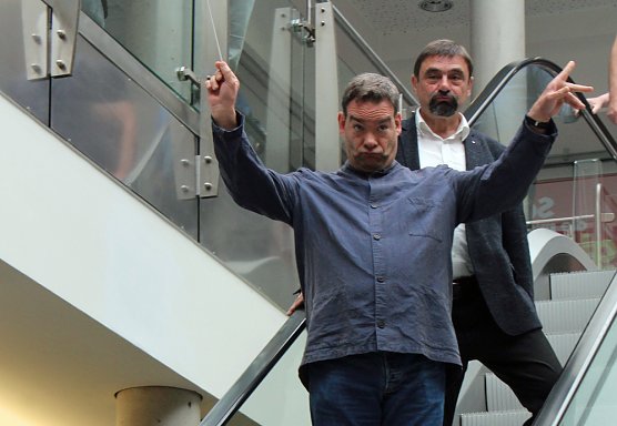 Mit Zimmermannsbleistift dirigiert (Foto: Karl-Heinz Herrmann)