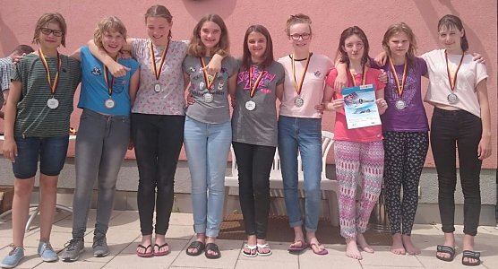 Humboldts Schwimmerinnen und Schwimmer kämpften beim Landesfinale in Erfurt (Foto: Werner Hütcher) Humboldts Schwimmerinnen und Schwimmer kämpften beim Landesfinale in Erfurt (Foto: Werner Hütcher)