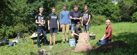 Feldversuch im Park Hohenrode - Wie wurde vor 2.400 Jahren Eisen gewonnen? (Foto: Angelo Glashagel)