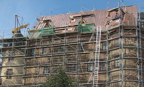 Neues Dach f&uuml;r alten Bau (Foto: privat)