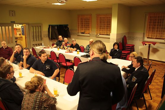 Die Mitglieder der Freiwilligen Feuerwehr Krimderode bei ihrer Jahreshauptversammlung im Januar (Foto: Patrick Grabe, Pressestelle Stadt Nordhausen)