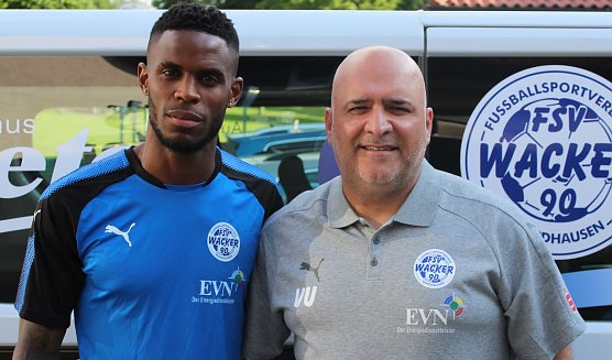 Buval mit Cheftrainer Volcan Uluc (Foto: R. Wisse)