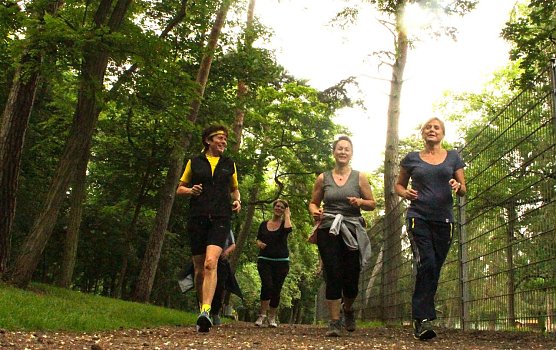 Laufen gegen Kopfschmerzen empfiehlt Lauftherapeutin Sabine Schröder (Foto: privat) Laufen gegen Kopfschmerzen empfiehlt Lauftherapeutin Sabine Schröder (Foto: privat)