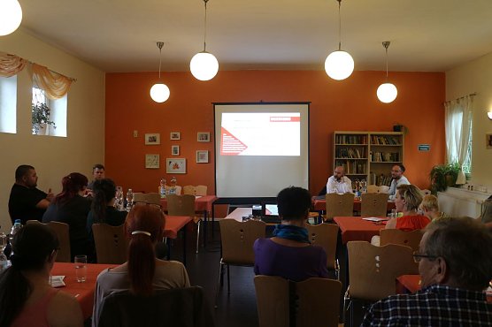 Wie weiter in der Unterstadt? Die Linke lud gestern zum Bürgerdialog (Foto: Angelo Glashagel) Wie weiter in der Unterstadt? Die Linke lud gestern zum Bürgerdialog (Foto: Angelo Glashagel)