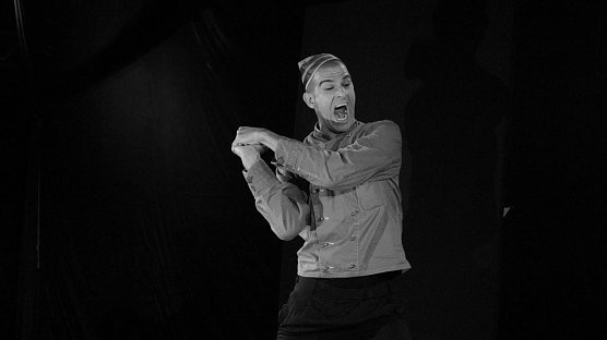 Mit Elias Elastisch beendet das Zappelini Zelt die Sommerpause (Foto: Angelo Glashagel) Mit Elias Elastisch beendet das Zappelini Zelt die Sommerpause (Foto: Angelo Glashagel)