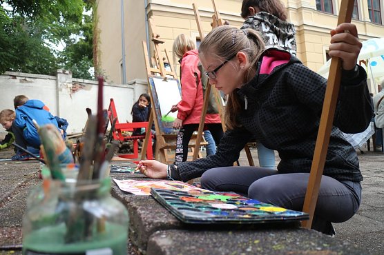 Wer mit Politik nichts am Hut haben wollte, der konnte sich auch anderweitig beim Nordh&auml;user Kunstfest austoben (Foto: Angelo Glashagel)