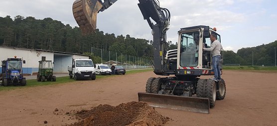 Mit dem Bagger gestochen (Foto: nnz)