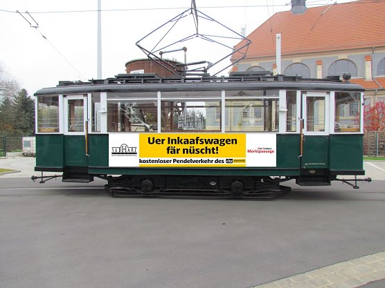 Kostenfreier Pendelverkehr durch die gesamte Stadt in der historischen Stra&szlig;enbahn, bereitgestellt von der Arbeitsgemeinschaft cityManagement Nordhausen (Foto: City Management Nordhausen)
