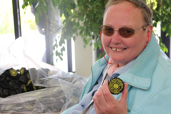 Flei&szlig;ig und Stolz auf der eigenen H&auml;nde Arbeit - in Klettenberg &ouml;ffnete heute die Werkstatt der Lebenshilfe ihre Tore (Foto: Angelo Glashagel)