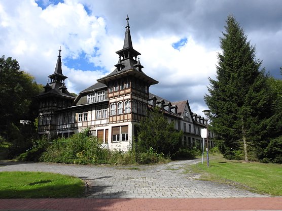 Das ehemalige Betriebsferienheim der Reichsbahndirektion Magdeburg in Alexisbad (Foto: Peter Blei) Das ehemalige Betriebsferienheim der Reichsbahndirektion Magdeburg in Alexisbad (Foto: Peter Blei)