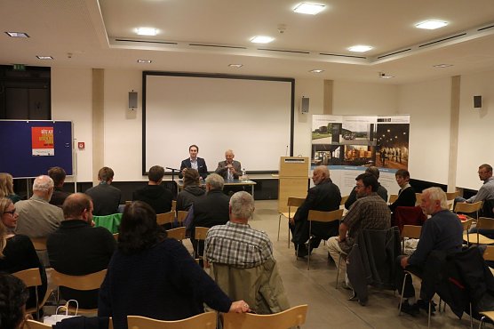 Autor und Historiker Götz Aly zu Besuch in der Gedenkstätte Mittelbau-Dora (Foto: Angelo Glashagel) Autor und Historiker Götz Aly zu Besuch in der Gedenkstätte Mittelbau-Dora (Foto: Angelo Glashagel)