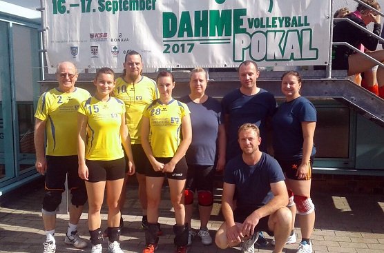 Keep calm and play volleyball (Foto: privat)