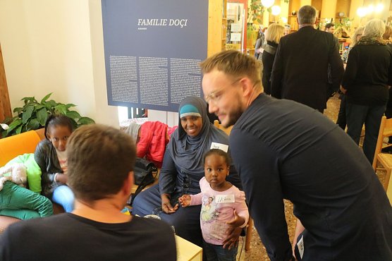 Shukri Habeeb kam auch in den Weltladen zur Vorstellung des "G&auml;stebuchs" (Foto: Angelo Glashagel)