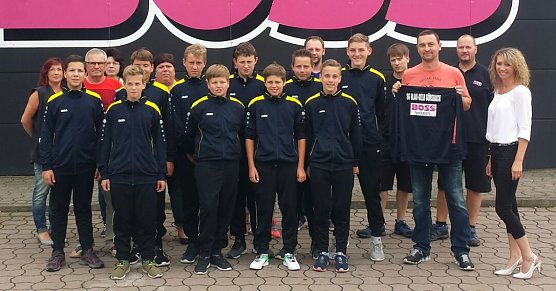 Neue Trainingsanz&uuml;ge f&uuml;r G&ouml;rsbacher Nachwuchskicker (Foto: privat)