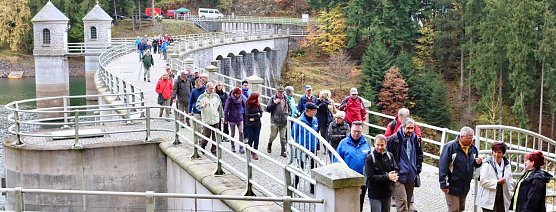 Auf der Staumauer (Foto: Jessica Piper)