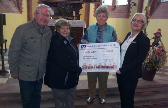 Spende &uuml;bergeben (Foto: privat)