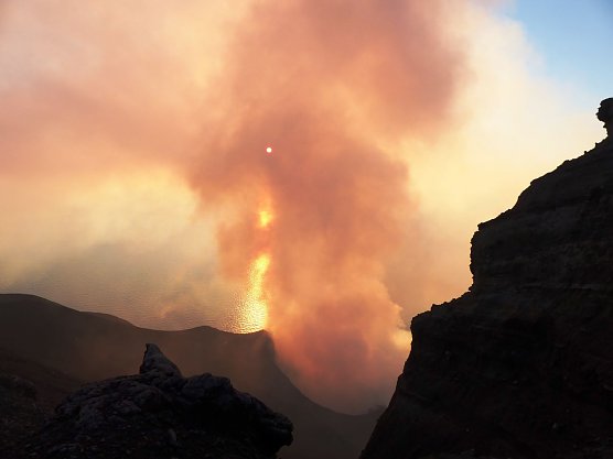 Reiseimpressionen vom Vulkankrater (Foto: Dr. Wolfgang R. Pientka)