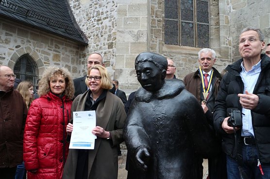 Das neue Luther-Denkmal ist ein Geschenk des Rotary Clubs Nordhausen (Foto: Angelo Glashagel) Das neue Luther-Denkmal ist ein Geschenk des Rotary Clubs Nordhausen (Foto: Angelo Glashagel)