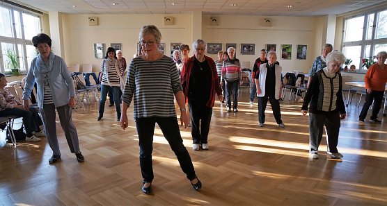 Die fitten Seniorent&auml;nzerinnen (Foto: SWG)