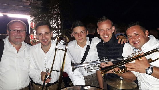 Blechbuben (Foto: agentur)