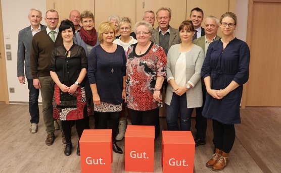 Mehrere Grund- und Regelschulen, sowie ein Kindergarten und zwei Sportvereine konnten sich heute &uuml;ber eine unb&uuml;rokratische Spende freuen (Foto: Angelo Glashagel)