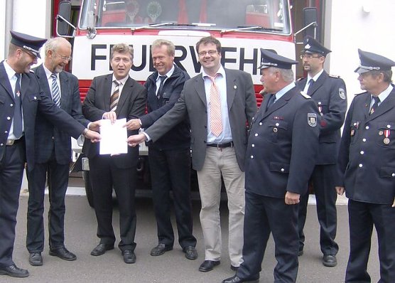 Bescheid (Foto: SVB - Kagelmacher) Bescheid (Foto: SVB - Kagelmacher)