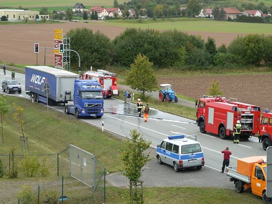 Brennender Brummi (Foto: nnz) Brennender Brummi (Foto: nnz)