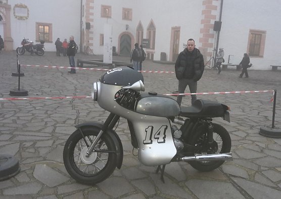 Motorradfahrertreffen in Heringen (Foto: Hubert W. Rein) Motorradfahrertreffen in Heringen (Foto: Hubert W. Rein)