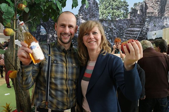 Alexander Ibe und Kathleen Hahnemann: saisonal, nat&uuml;rlich und lecker soll es sein (Foto: Angelo Glashagel)