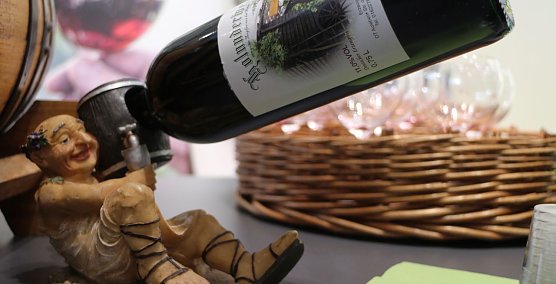 Holunderwein aus Auleben: am vergangenen Samstag gab es den auch auf der Gr&uuml;nen Woche in Berlin  (Foto: Angelo Glashagel)