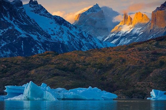 Eisberge im Lago Grey im Winter im Torres del Paine Nationalpark (Foto: Blickpunkt Erde) Eisberge im Lago Grey im Winter im Torres del Paine Nationalpark (Foto: Blickpunkt Erde)