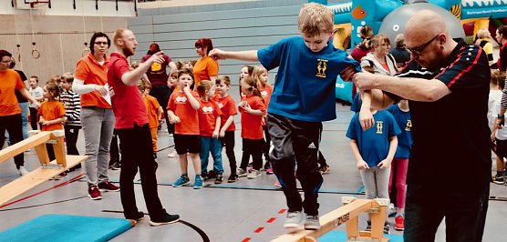 16. Kindergartensporttag in der Wiedigsburghalle Nordhausen (Foto: Angelo Glashagel) 16. Kindergartensporttag in der Wiedigsburghalle Nordhausen (Foto: Angelo Glashagel)