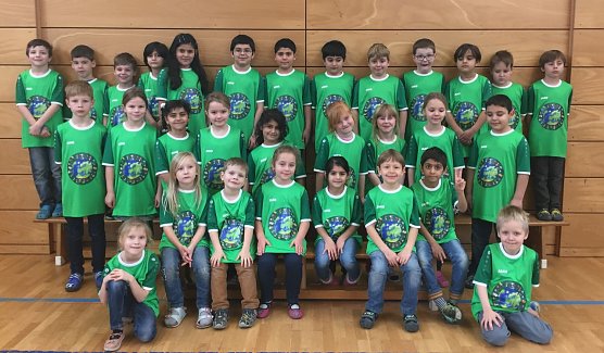 Neue Trikots gab es f&uuml;r die Grundschule Bertold Brecht (Foto: Alex Heiser)