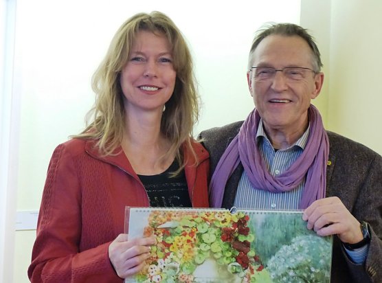 F&uuml;r ihr Engagment im Kunsthaus F&ouml;rderverein geehrt: Birgit Scholz (Foto: Dr. Wolfgang R. Pientka)